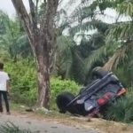 Mobil Dinas Wakil Ketua DPRD Bengkalis Hendrik Firnanda Alami Lakalantas di Jalan Lintas Pakning – Dumai